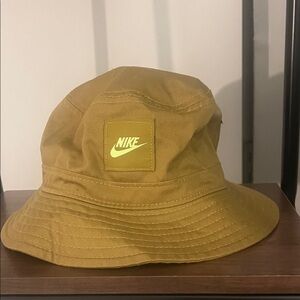 Nike Men's Gold Bucket Hat